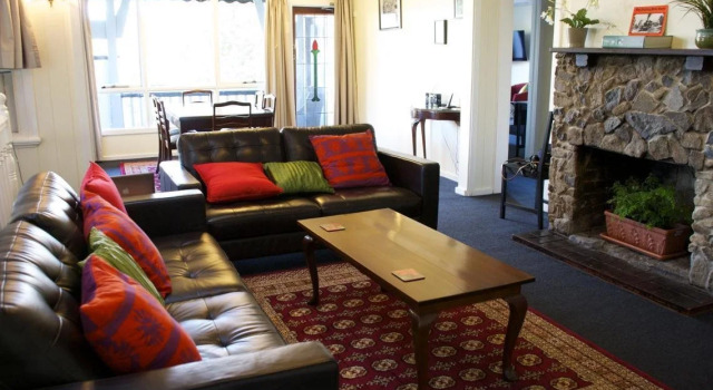 Devon Guest House, Rezerwuj Pensjonat Hotele w Dandenong Ranges z parkingiem, Parking
