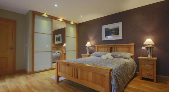 Spacious 4 Bedroom Home - 5 Min Walk To Town, Rezerwuj Hotel Enniskillen Irlandia