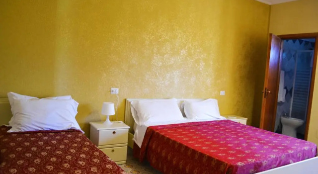 Трёхместный номер Standard с балконом Hotel Costa Jonica