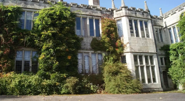 Cosy 3 Bedroom House on Cornish Estate With Pool