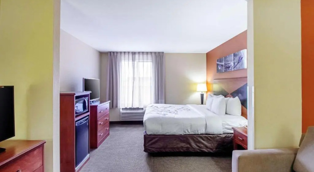 Люкс Sleep Inn & Suites Madison - Monona