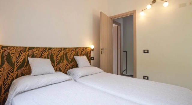 La Casa Gialla, Book Hotel Framura 