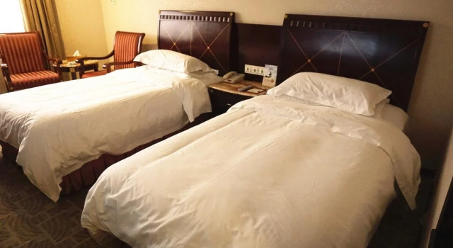 Chengdu Grand Hotel, Boek Hotel Hotels in Chengdu met parkeren, Parkeren