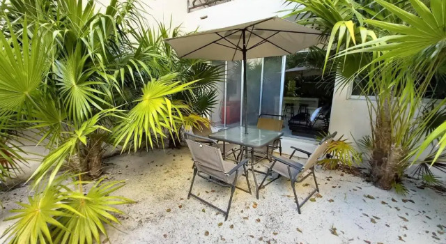 Апартаменты 87972 Romantic condo, best retreat for a couple, 1 block from the Ocean