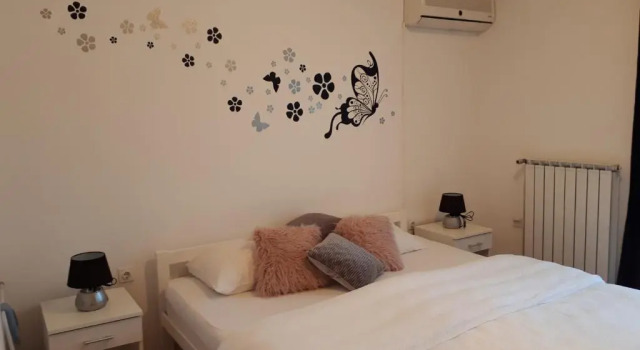 Студия Apartments Sara