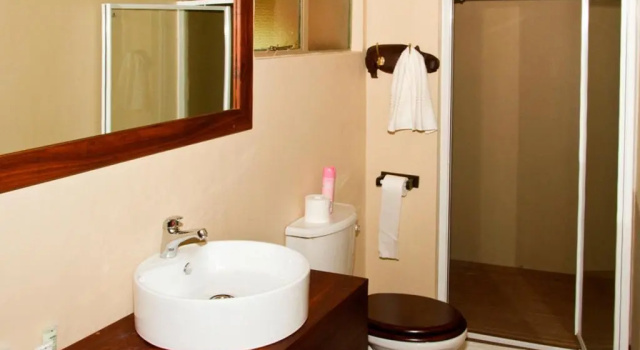 Бунгало Hakusembe River Lodge