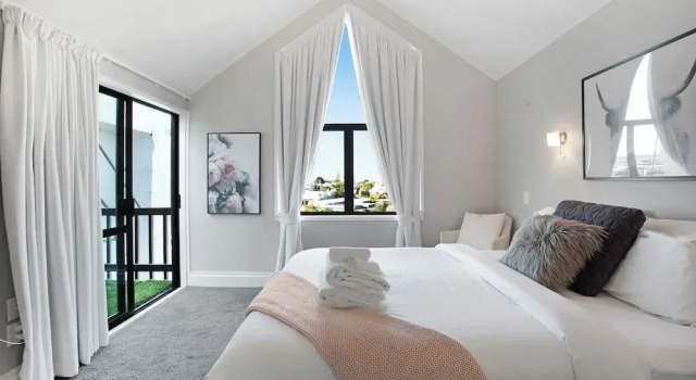 Parnell Vista 2BR Apartment with Seaview, Rezerwuj Apartament Auckland 