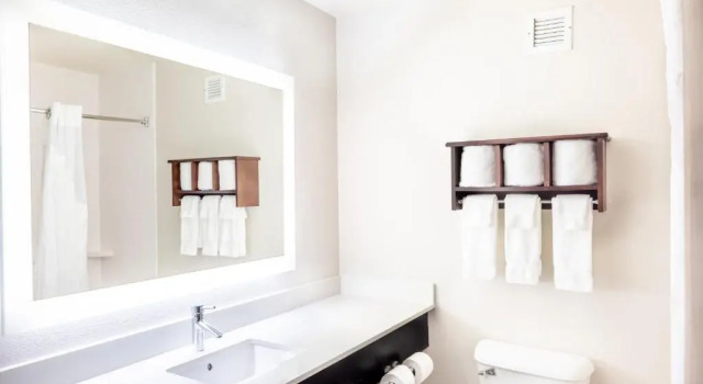 Четырёхместный номер Standard Holiday Inn Express Hotel & Suites Fort Payne by IHG