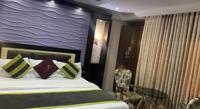 Lushville Hotel and Suites