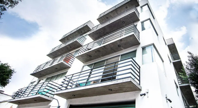 Bright Stylish Park Front Near Polanco