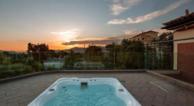 Люкс с балконом The Kefalari Suites