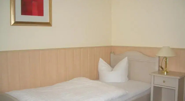 Gasthof Zur Linde, Familie Jülka, Boek Hotel Hotels in Thüringen met parkeren, Parkeren