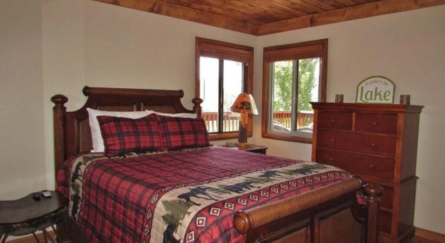 022 - Johan's Village Haus, Varaa Hotelli Hotellit Big Bear Lake pysäköinnillä, Pysäköinti