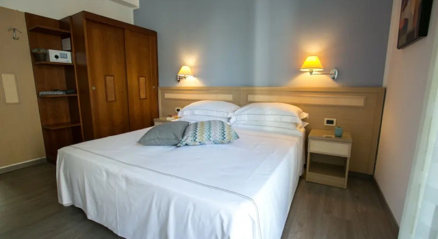 Двухместный номер Economy с балконом Hotel Arc En Ciel