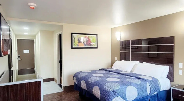 Brooklyn Broadway Hotel