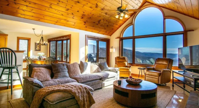 Коттедж Skywalker Meadow 3 BR Home: True Retreat!