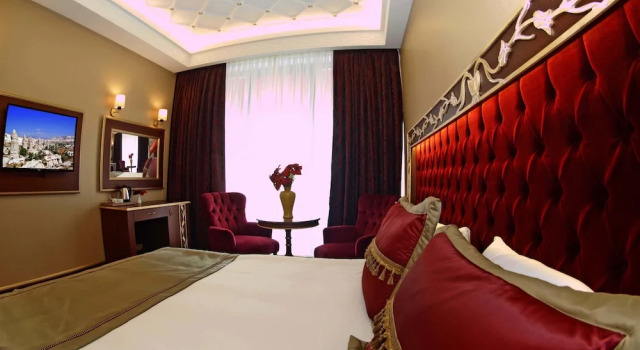 Двухместный номер Standard c 1 комнатой MB Deluxe Hotel
