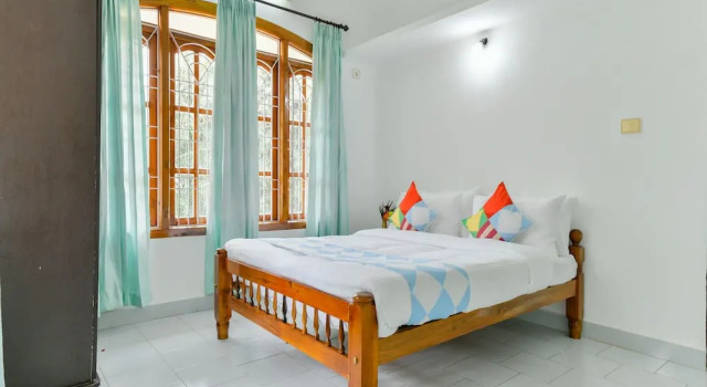 OYO 17351 Home Hill View 3BHK Chembothara