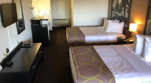 Standard Vierer Zimmer Super 8 by Wyndham Fernley