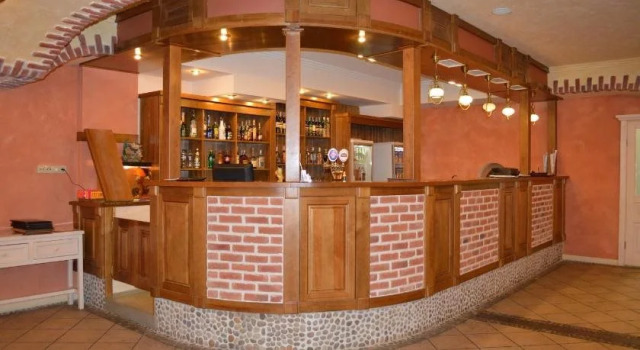 Hotel Ekvator, Rezervovat Hotel Hotely v Petrivske s parkováním, Parkování