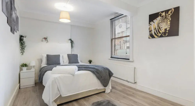 City Escape London - Spacious 4 Bedroom House, Забронировать Отель Отели Англии 3 звезды, 3*
