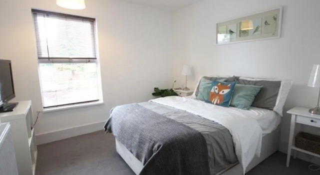 Hastings House - Modern 2 Bedroom House in Central Luton & Near Airport, Забронировать Отель Бизнес-отели Англии, 4* 5*