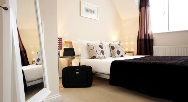 Berkshire Rooms Gray Place, Забронировать Отель Брэкнэлл Беркшир