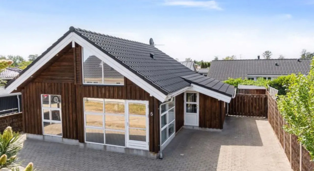 "Eiliko" - 100m from the sea in SE Jutland, Book Hotel Hotels in Børkop with Parking, Parking
