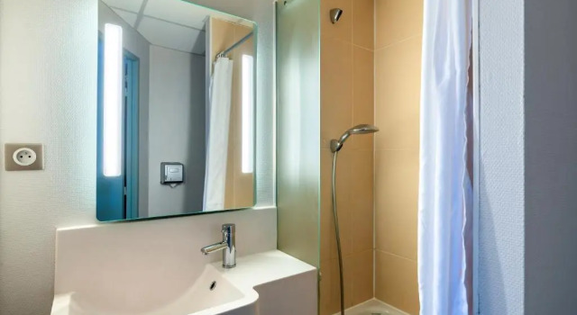 Семейный номер Standard B&B HOTEL Cholet Sud