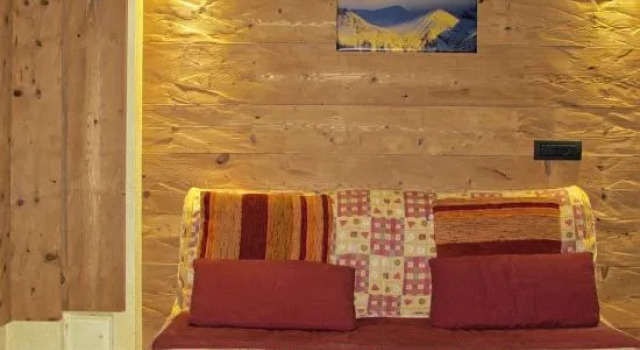 Chalet Nano