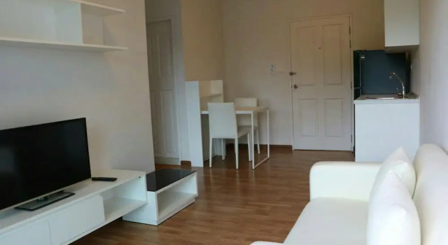 Номер Standard c 1 комнатой с балконом Baan Kum Siri - The Trust Condominium
