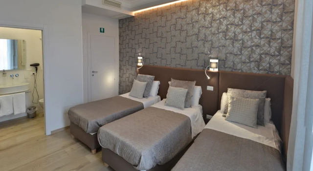Трёхместный номер Standard с балконом At your Place