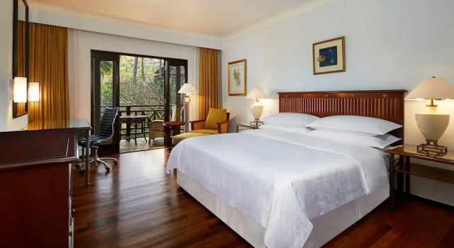 Двухместный номер Superior с балконом Sheraton Senggigi Beach Resort