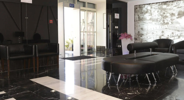Crystal Hotel, Забронировать Отель Отели Аммана с завтраком, рядом с The Tube Lounge Sports Bar, Завтраки