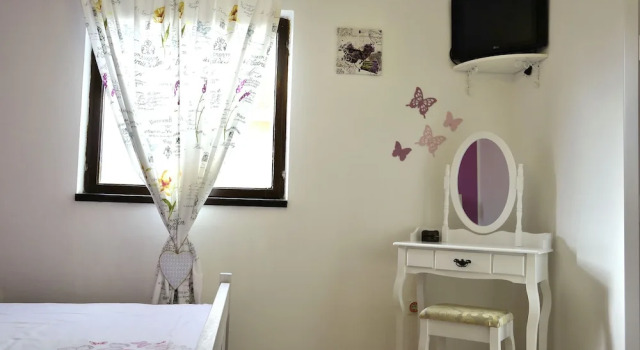 Apartment Holek, Varaa Huoneisto Hotellit Kvarner Islands uima-altaalla, Uima-allas