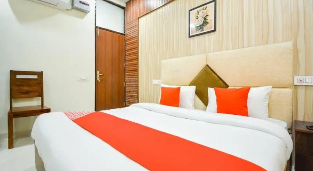 OYO 64736 Hotel Gold, Забронировать Отель Зиракпур штат Харьяна