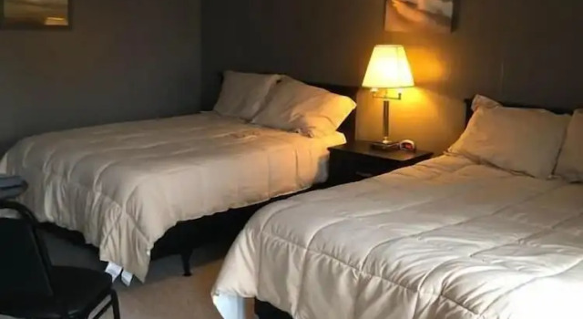 Четырёхместный номер Standard Oakes Oramel Inn