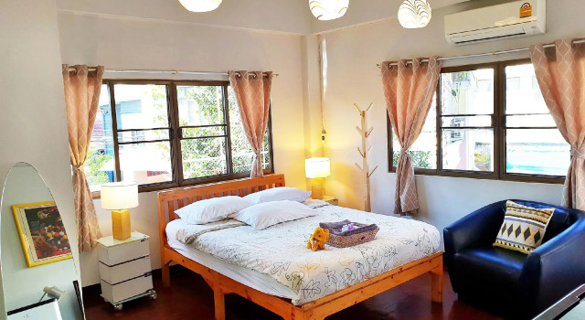 Трёхместный номер Standard с балконом и с красивым видом из окна Bed and Terrace Guesthouse Chiang Mai