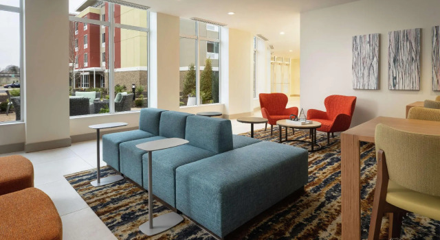 Кровать в общем номере Hilton Garden Inn Olive Branch, Ms