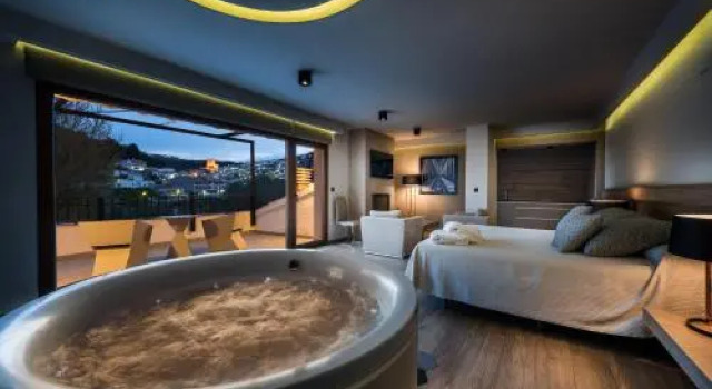 Suites Finca Los Olivos, Забронировать Отель Отели Алькала-дель-Хукар с парковкой, рядом с Церковь Св. Андреса, Парковка