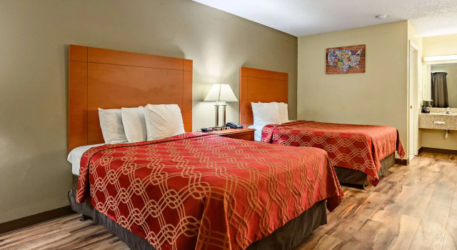 Четырёхместный номер Standard Econo Lodge Athens I-65