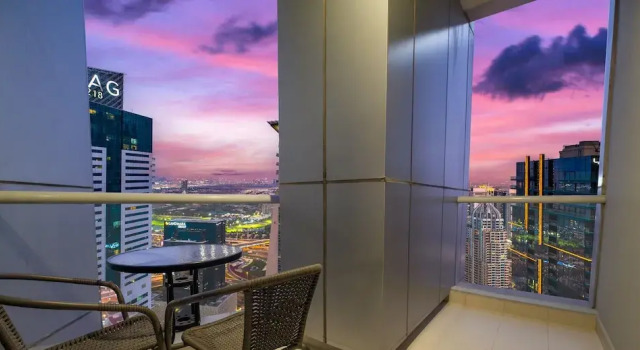 LUX The Dubai Marina View Suite 2, Забронировать Апартаменты/квартира Апартаменты Эмирата Дубая, рядом с Jumeirah Palm Tram Station, Апартаменты/квартира