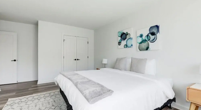 Апартаменты Grand Arlington Modern Comfort Meets City Life