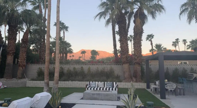 Коттедж Palm Desert Resort Home
