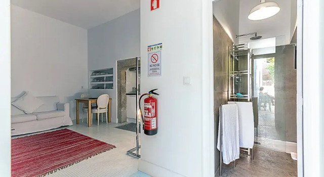 Студия Comfort Portas do Castelo Apartments