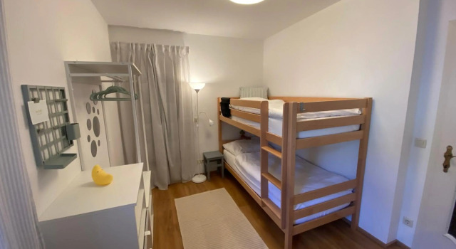 Hawei in Vienna - Doppelhaushälfte mit Garten und Pool zur Mitbenutzung, Varaa Hotelli Wien Itävalta