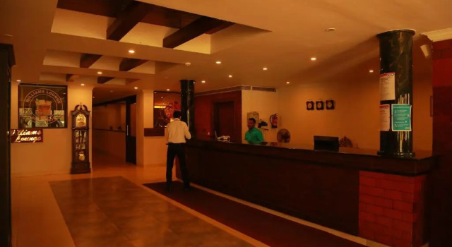 Central Hotel, Varaa Hotelli Thrissur New Delhi