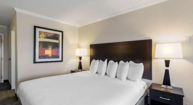 Двухместный номер Standard с балконом Best Western St Louis Kirkwood Route 66