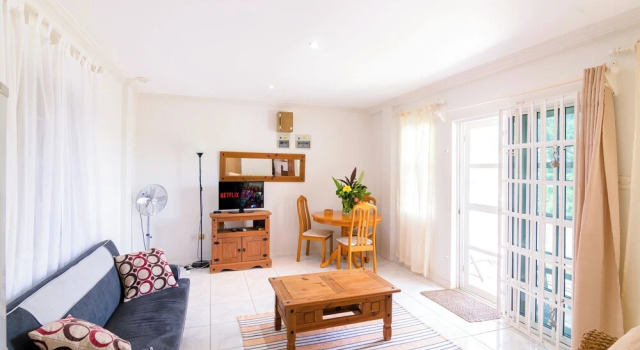 Апартаменты Woburn Villa Apartments