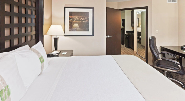 Номер Standard Holiday Inn Hotel & Suites Tulsa South by IHG